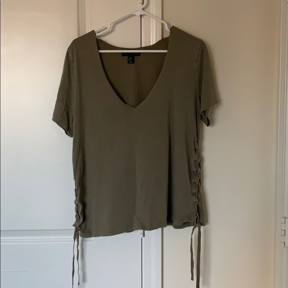 Green, short sleeve Tee